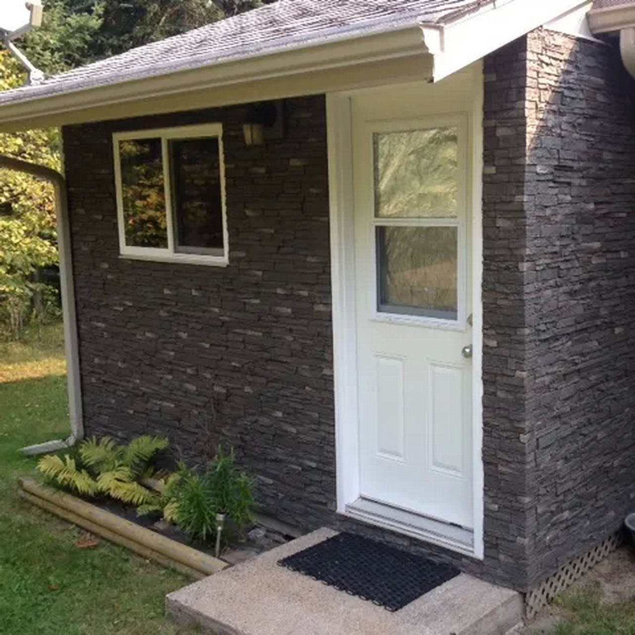 Rundle Ridge: Slatestone Outside Corner